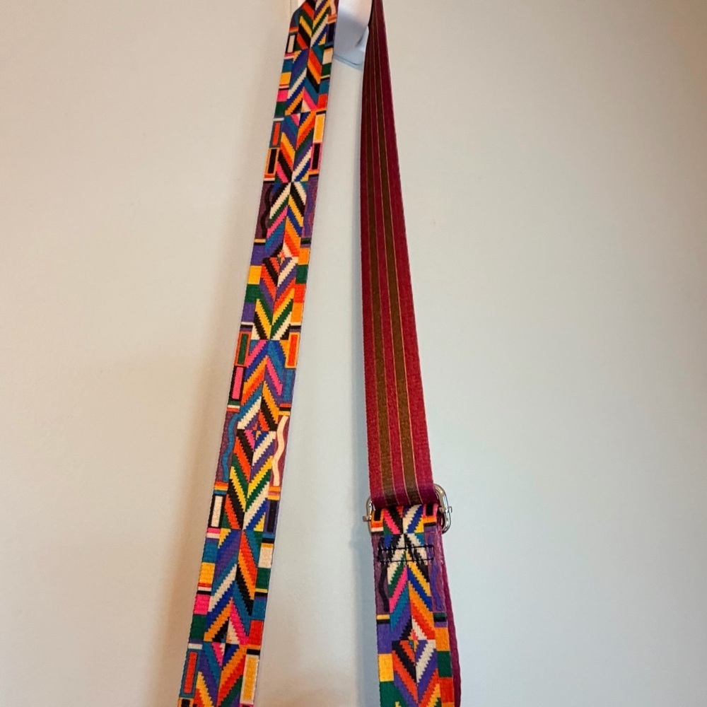 Elegant Black Crossbody Bag with Gold Bee Accent - Picture 8 of 10